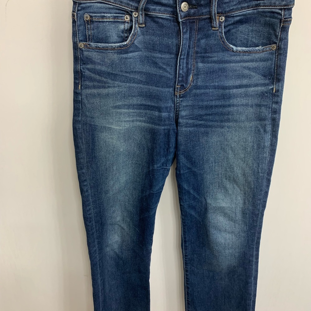 AMERICAN EAGLE MOM JEANS